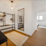 شقة Exquisite Superior 80m2 Mit 2 Schlafzimmern & Badewanne - Messe *