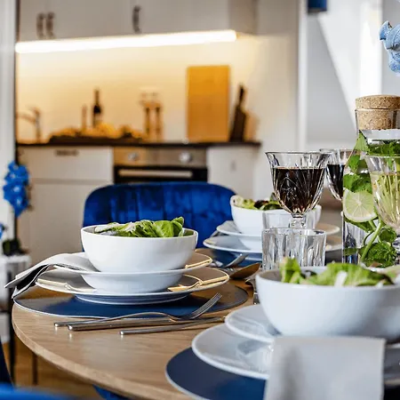 Exquisite Superior 80m2 Mit 2 Schlafzimmern & Badewanne - Messe Apartamento *