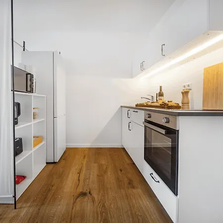 Exquisite Superior 80m2 Mit 2 Schlafzimmern & Badewanne - Messe * Essen