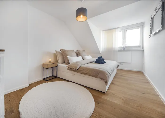 Exquisite Superior 80m2 Mit 2 Schlafzimmern & Badewanne - Messe