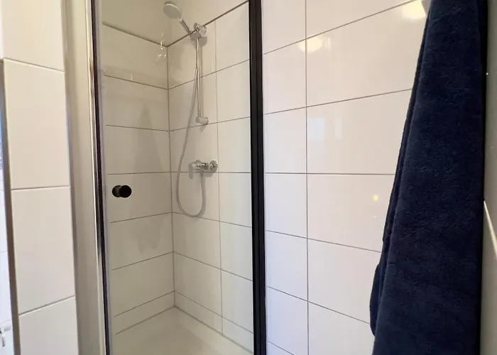 Exquisite Superior 80m2 Mit 2 Schlafzimmern & Badewanne - Messe Apartment Essen